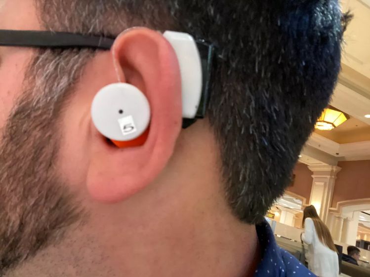 قياس ضغط الدم من خلال الأذن