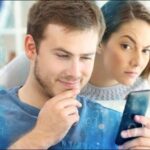 مراقبة هاتف أي شخص وقراءة المحادثات